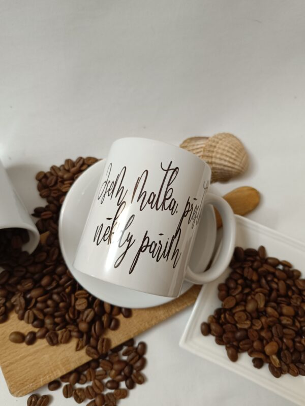 hrnek s potiskem - jsem matka, přesto někdy pařím