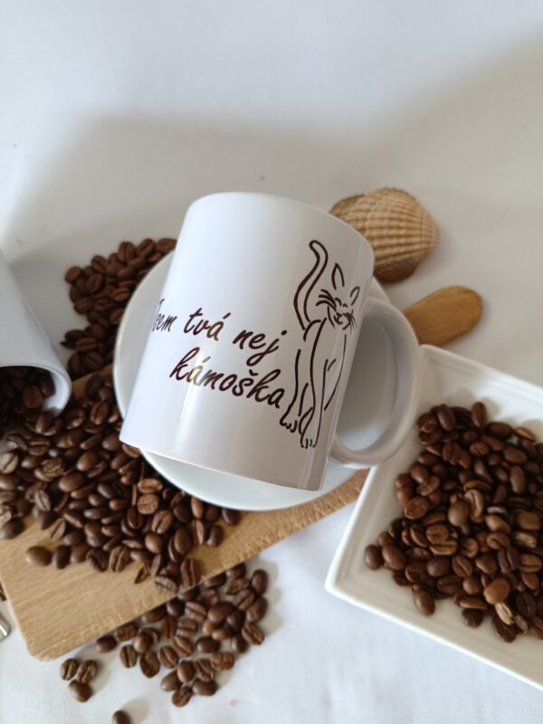 hrnek s potiskem jsem tvá nej kámoška kočka