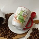 hrnek se lžičkou - prachy kazí charakter, ale já zž jsem zkažená