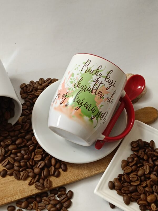 hrnek se lžičkou - prachy kazí charakter, ale já zž jsem zkažená