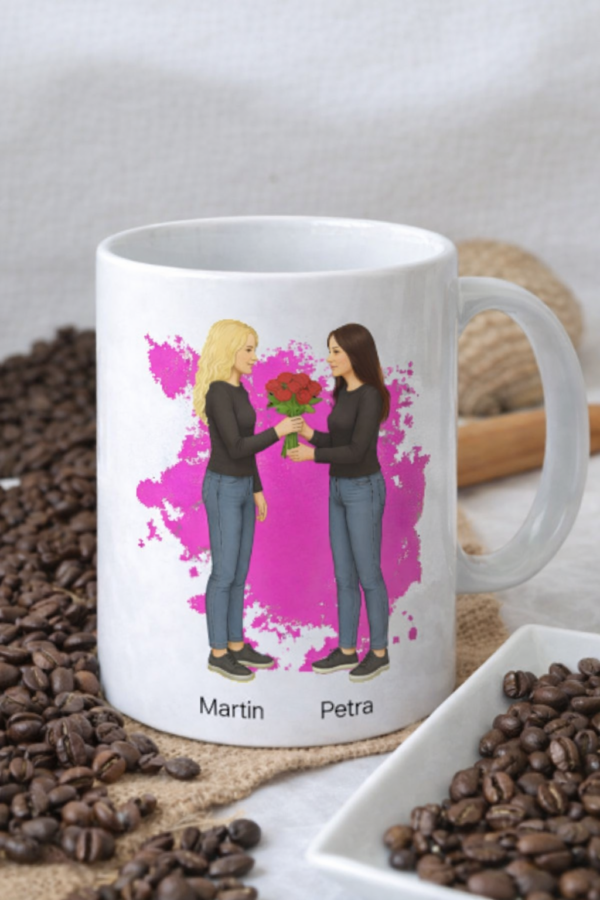 hrnek s potiskem dvou žen a květinou